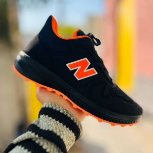 فروش عالی کفش کتونی اسپرت مردانه پسرانه مدل نیوبالانس جذاب و بادوام رنگ مشکی قرمز باارسال رایگان