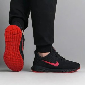 فروش بی نظیر کفش کتونی اسپرت نایک مردانه پسرانه جدید و جذاب رنگ مشکی سفید با ارسال رایگان