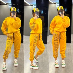 ست دو تیکه دخترانه بلوز شلوار جنس عالی تن خور درجه یک با ارسال رایگان رنگ زرد