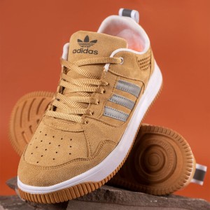 کفش اسپرت ادیداس مردانه رنگ کرمی پاخور شیک با ارسال رایگان