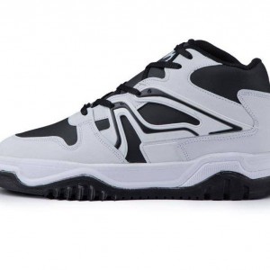 خرید اینترنتی کفش اسپرت نیم ساق مردانه برشکا رنگ سفید مشکی پاخور عالی با ارسال رایگان