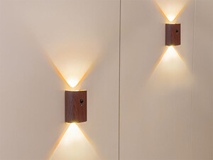 قیمت چراغ دیواری سنسور حرکتی قابل شارژ چوبی Auraglow Wooden Rechargeable Motion Sensor Wall Light TAIGA
