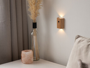 کیفیت چراغ دیواری سنسور حرکتی قابل شارژ چوبی Auraglow Wooden Rechargeable Motion Sensor Wall Light TAIGA
