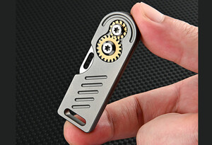 فروش چاقو آنباکسینگ فلزی تاشوی قابل آویز از دسته کلید sharp and high hardness D2 steel mini folding knife