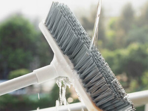 قیمت برس کف حمام دوکاره Qualitell Dual-Use Bathroom Floor Brush