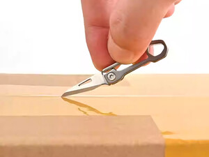 کیفیت چاقو آنباکسینگ تاشو تیتانیومی قابل آویز از دسته کلید mini knife sharp carry-on keychain pendant unboxing