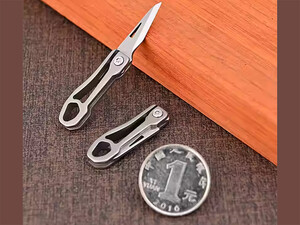 فروش چاقو آنباکسینگ تاشو تیتانیومی قابل آویز از دسته کلید mini knife sharp carry-on keychain pendant unboxing