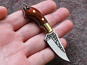 خرید چاقو آنباکسینگ برنجی دارای کاور قابل آویز از دسته کلید Brass smallknife sharp self-defense unboxing