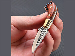 چاقو آنباکسینگ برنجی دارای کاور قابل آویز از دسته کلید Brass smallknife sharp self-defense unboxing