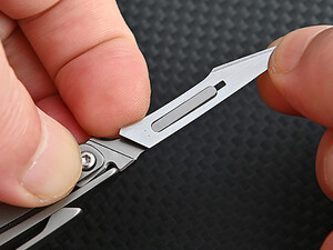 قیمت چاقوی آنباکسینگ تیتانیومی تاشو دارای دو نوع تیغه قابل تعویض Replaceable Blade Unboxing Knife