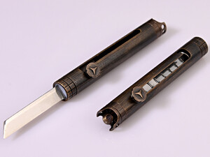 کیفیت چاقو آنباکسینگ برنجی قابل آویز از دسته کلید Brass mini chain knife portable sharp self-defense