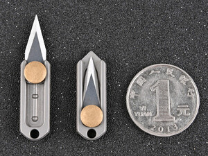 چاقو جیبی فوق‌العاده کوچک تیتانیومی قابل آویز به دسته کلید mini knife sharp portable unpacking express unboxing pocket