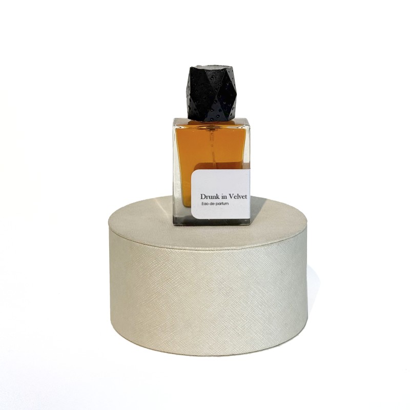 عطر  Drunk in velvet برند 69