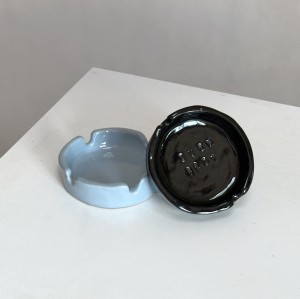 زیرسیگاری کوچک آزا