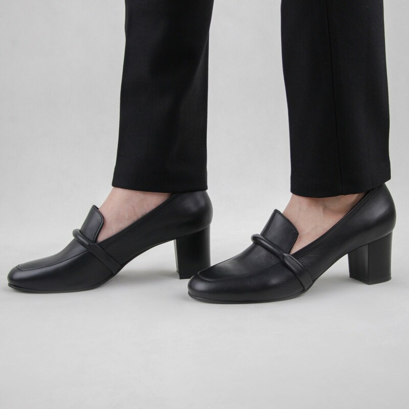 کفش چرم زنانه جلو بند