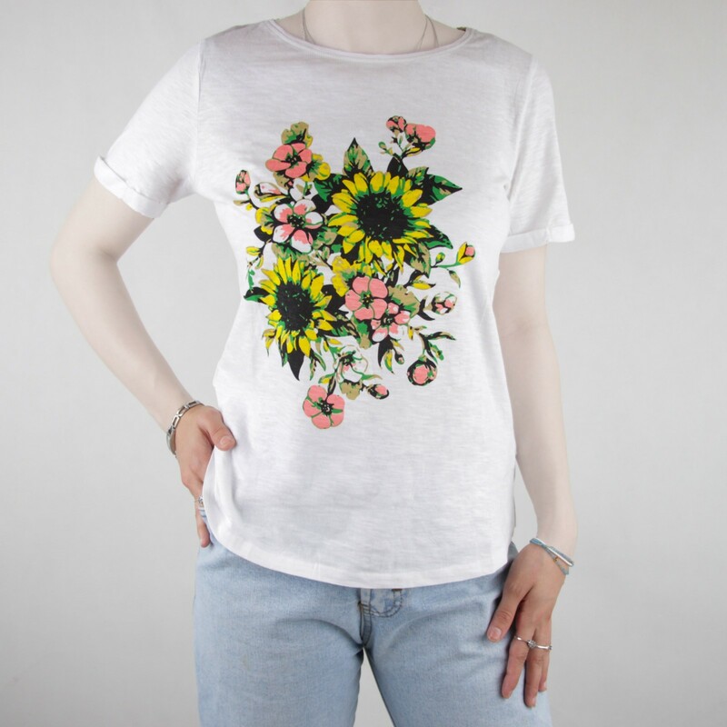 تی شرت H&amp;M با طرح گل زنانه