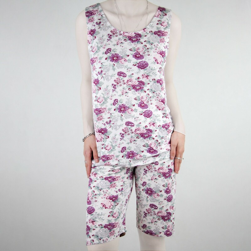 ست شلوارک و تاپ زنانه گل دار سفید