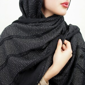 شال خط چین زنانه