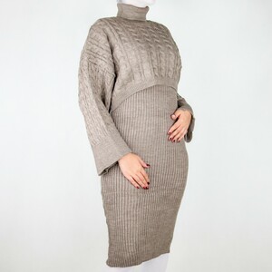 ست زنانه دوتیکه بافت یقه اسکی کرم