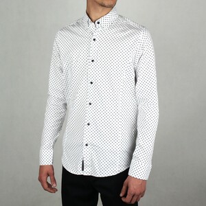 پیراهن مردانه خال خالی