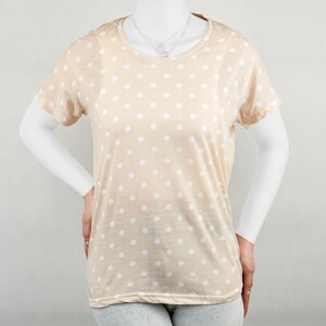 تیشرت زنانه پنبه ایسان طرح خال خالی