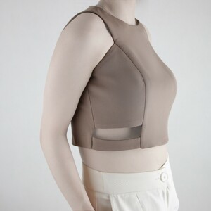 کراپ زنانه دکمه ای