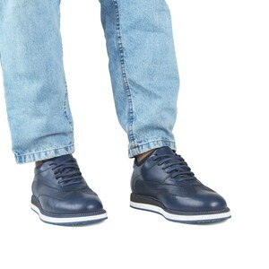 کفش کتانی چرم مردانه