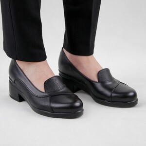 کفش چرم زنانه پاشنه دار