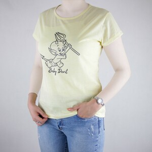 تیشرت زنانه یقه گرد با طرح شیطان