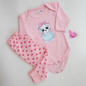 زیر دکمه دار نوزادی دخترانه