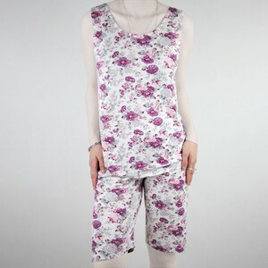 ست شلوارک و تاپ زنانه گل دار سفید