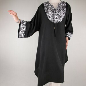 کفتان زنانه یقه هفتی طرح گل مشکی