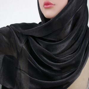 شال زنانه حریر شاین دار