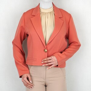 کت کراپ زنانه رنگ آجری تک دکمه مازراتی