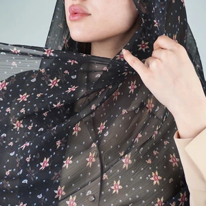 شال زنانه طرح گل مشکی