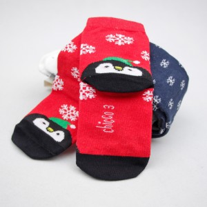 جوراب بچه گانه قرمز طرح پنگوئن