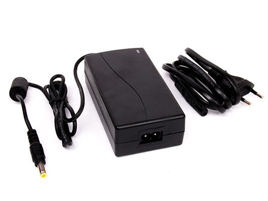 آداپتور 2 آمپر وارداتی  برند ASSURED (اقتصادی)