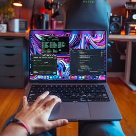 بهترین لپ تاپ مک برای برنامه نویسی