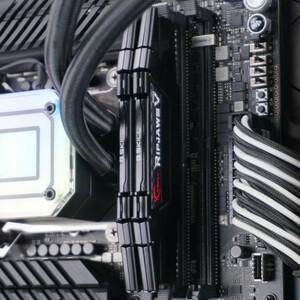 رم دسکتاپ جی اسکیل (G.Skill) مدل RIPJAWS V | 32 گیگابایت | DDR4 | فرکانس 4000 مگاهرتز | تایمینگ CL18 | کارکرده با گارانتی مادام‌العمر