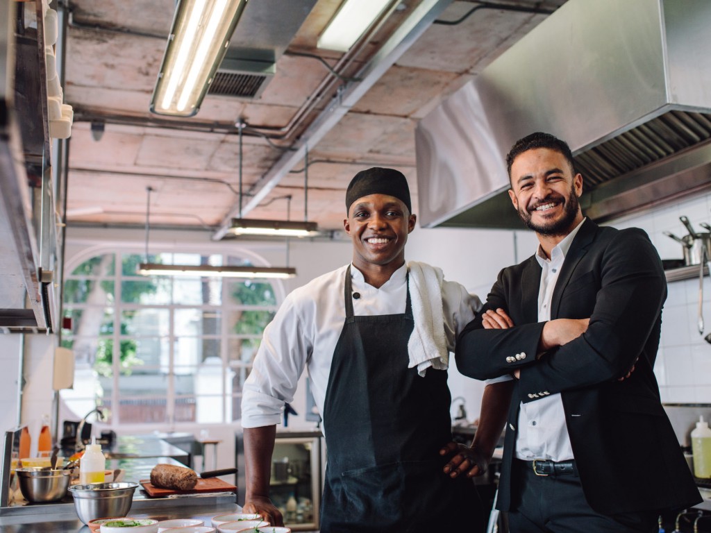 مزایای شغل رستوران داری نسبت به سایر شغل‌ها چیست؟