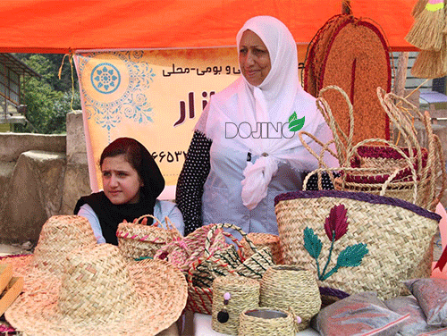 زنان روستایی دوجینو