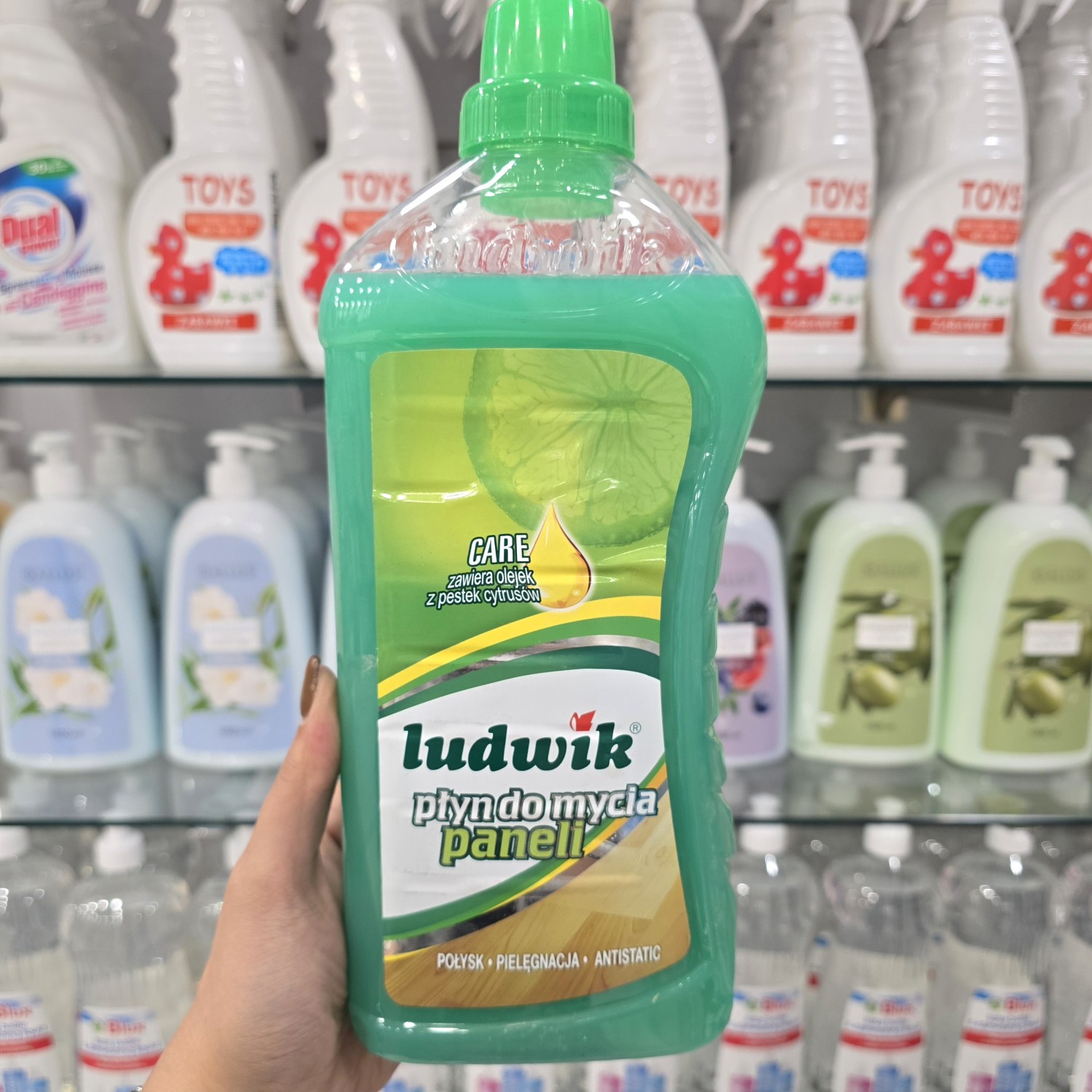 مایع تمیز کننده کف‌ پوش‌ لودویک Ludwik با رایحه لیمو