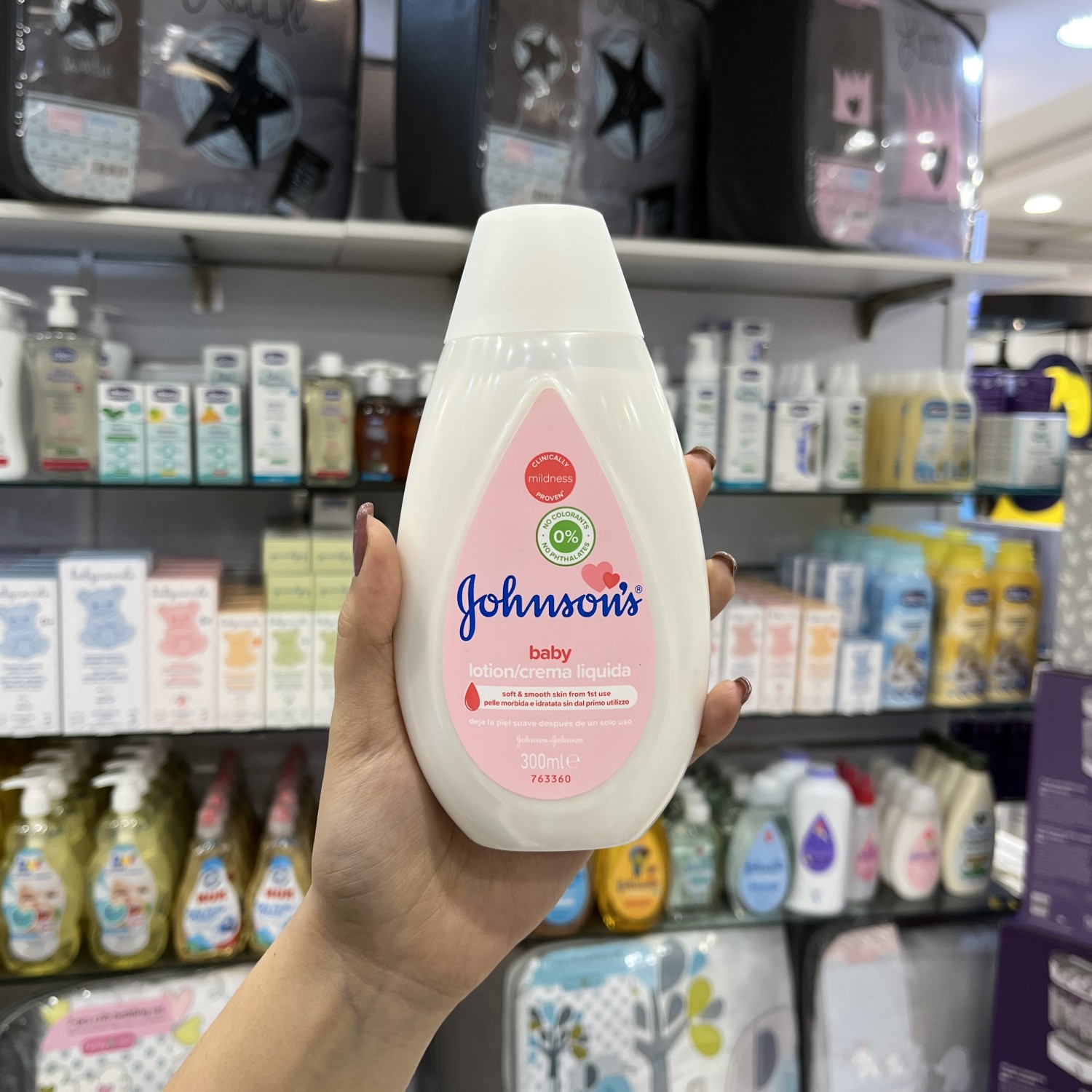 لوسیون 300 میل با روغن نارگیل جانسون Johnson’s