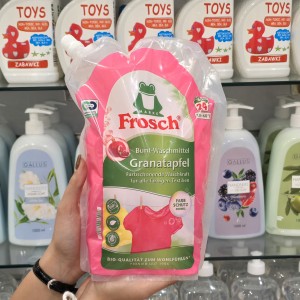 مایع شوینده لباس‌ رنگی فروش Frosch با عصاره انار