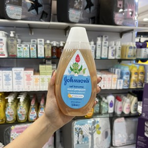 شامپو بدن 500 میل با عصاره عسل جانسون Johnson’s