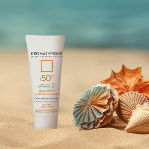 کرم ضدآفتاب بی‌رنگ درماتیپیک SPF50 مدل Anti spot مناسب انواع پوست، حجم 40 میلی‌لیتر
