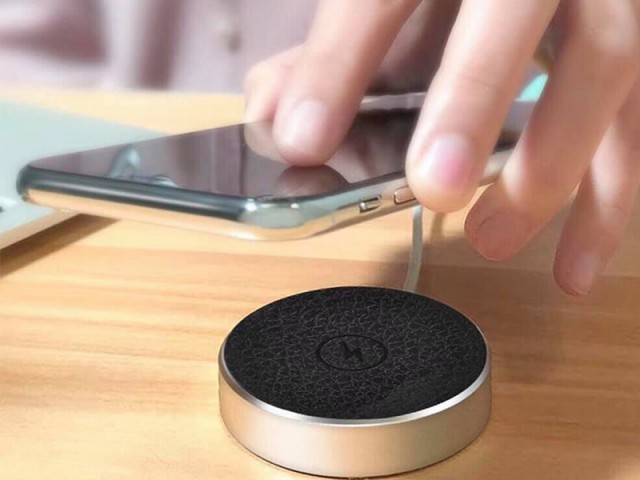 شارژر بی سیم دو کاره کوتچی مدل WS-17 Mini 2in1 مناسب برای شارژ گوشی و اپل واچ