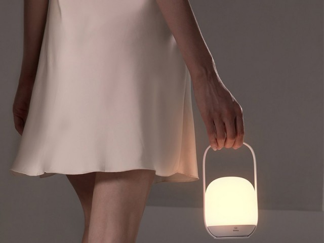 لامپ شارژی قابل حمل بیسوس مدل Moon-White Series Stepless Dimming Portable Lamp