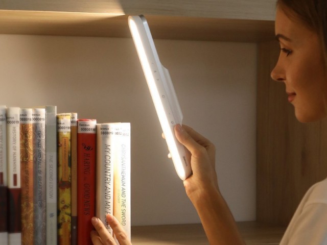 چراغ مطالعه شارژی بیسوس مدل Magnetic Stepless Dimming Charging Desk Lamp Pro DGXC-02