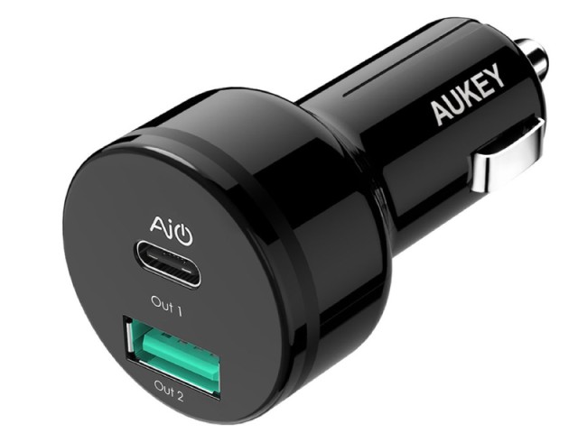 شارژر فندکی فست شارژ آکی مدل CC-Y9